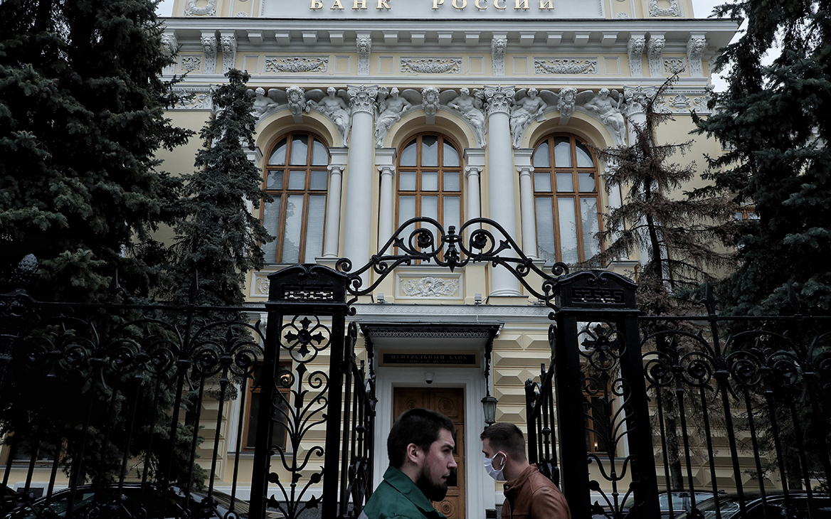 ЦБ заметил первый с начала года рост средств на срочных вкладах россиян