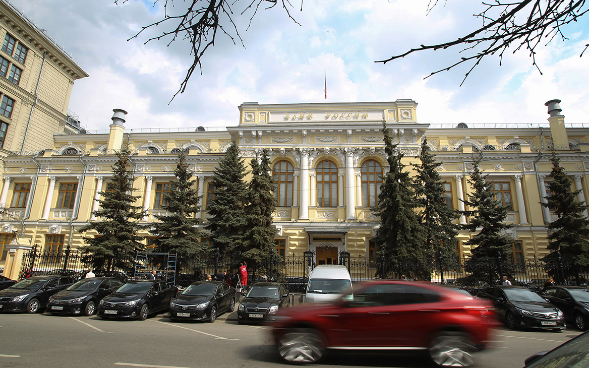 ЦБ предложил два способа повысить доходность вкладов для небогатых