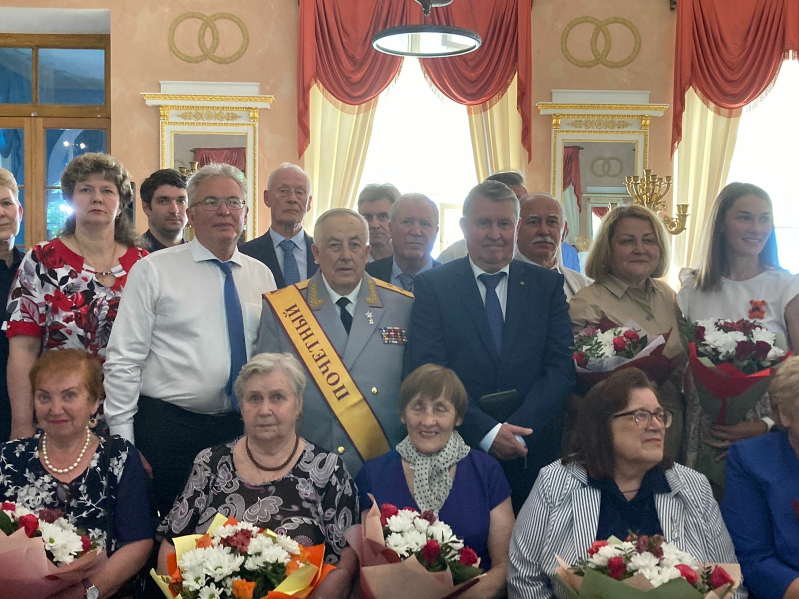 Владимир Чмырёв стал Почётным жителем Пушкина