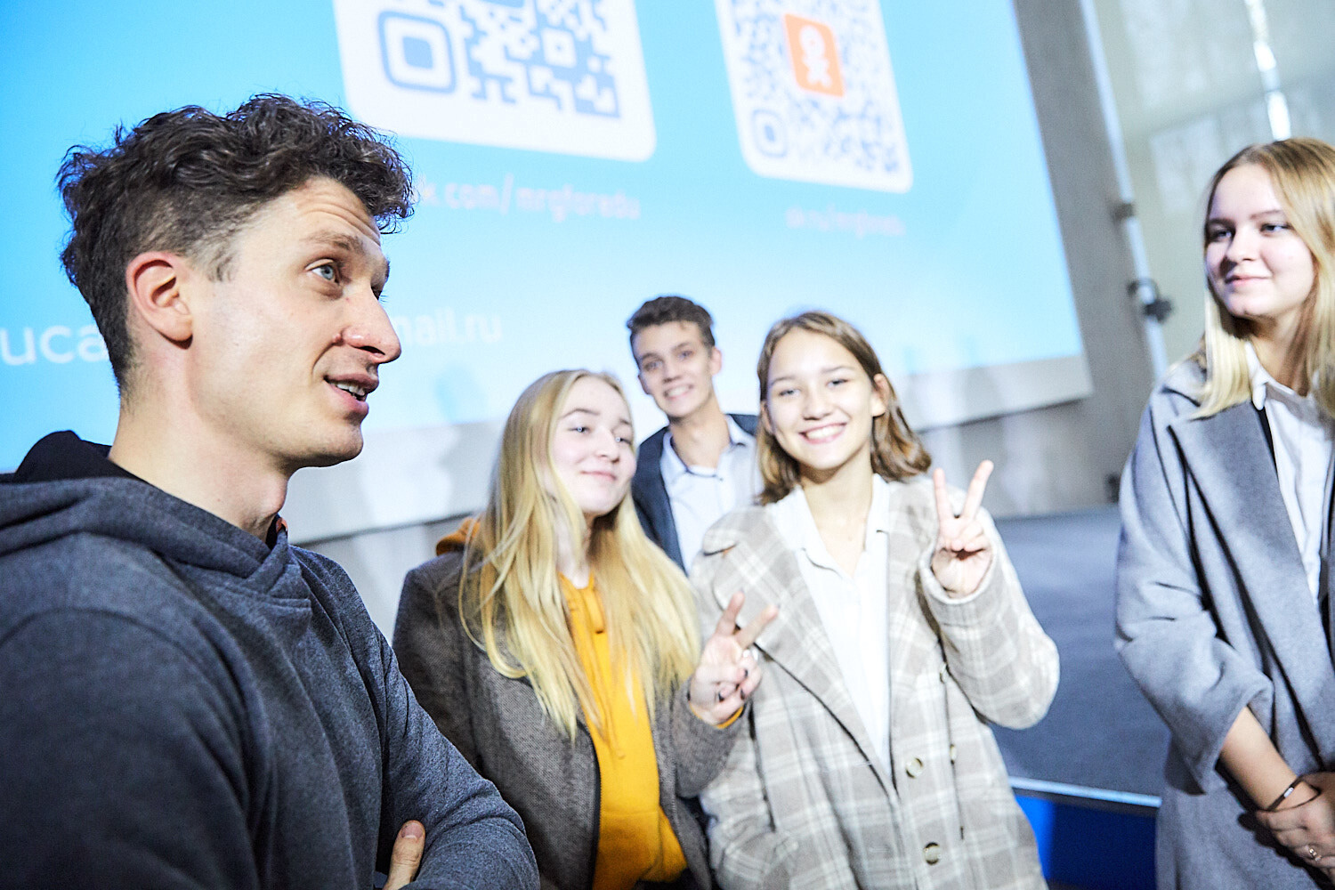 Гордость за цыпляток и тренинг по возвращению энтузиазма: зачем профессионалы выступают перед школьниками