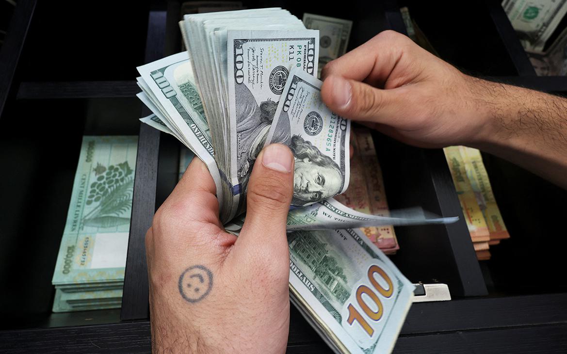 Как менялся курс доллара и евро к рублю. Инфографика