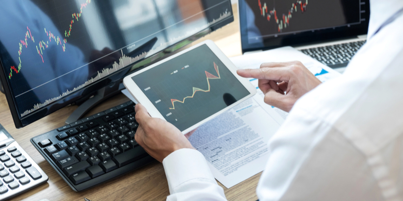 ЦБ решил не проводить торги акциями на Мосбирже 10 марта