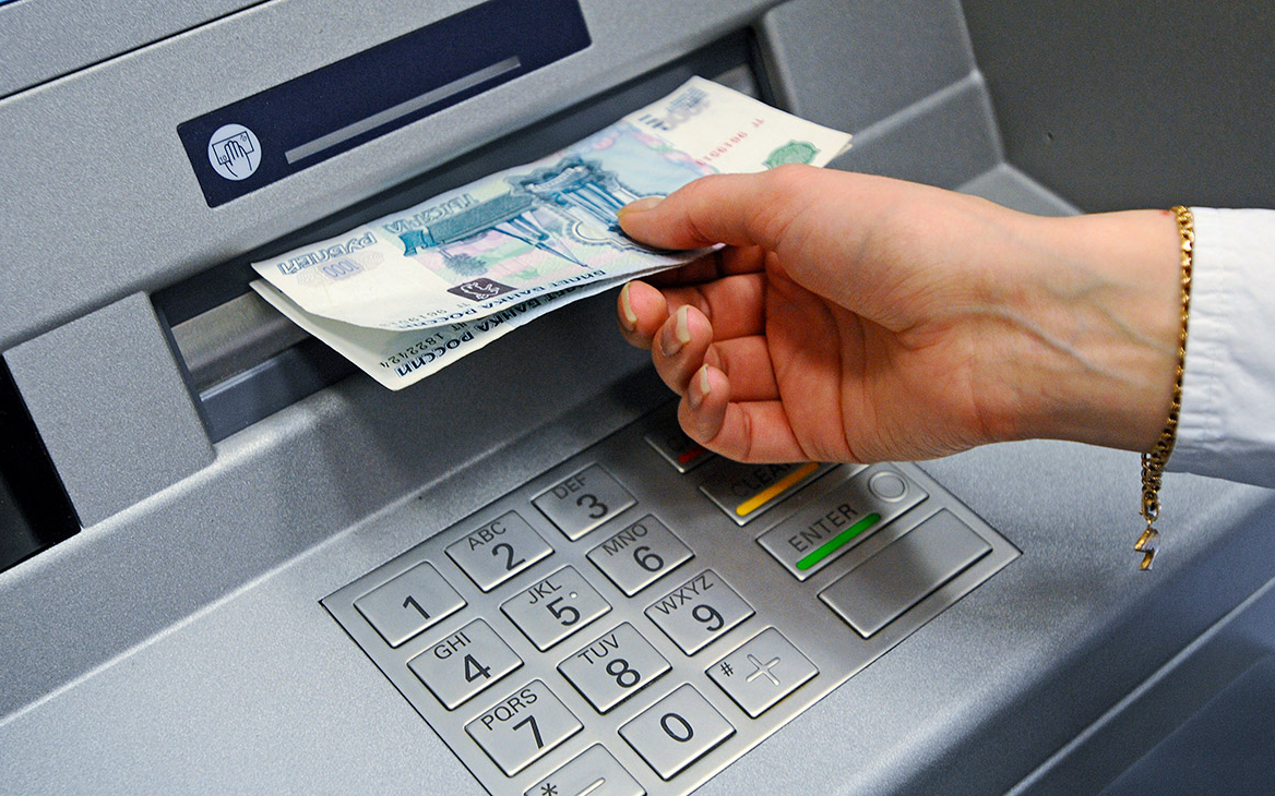 Крупные российские банки начнут закупать отечественные банкоматы