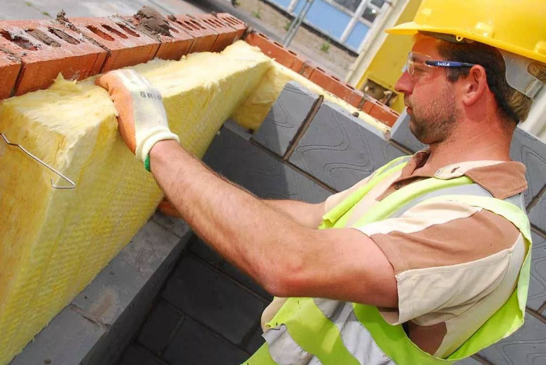 Петербургские строители жалуются в ФАС на производителей утеплителя