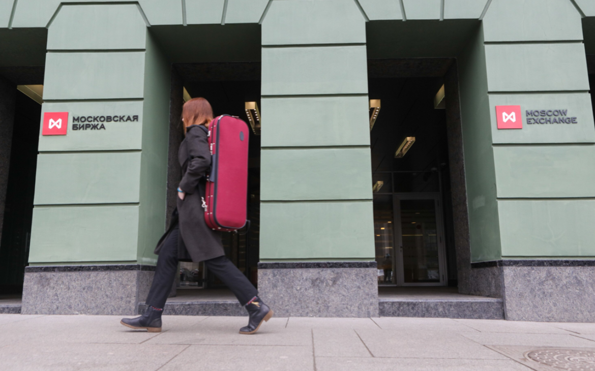 Государство и компании заняли в декабре рекордный объем средств на бирже