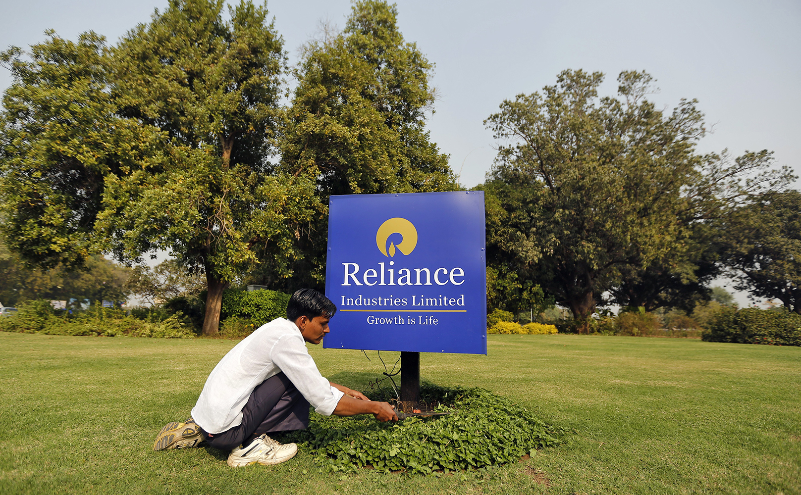 Reliance планирует вложить $300 млн в поставщика контента Glance InMobi