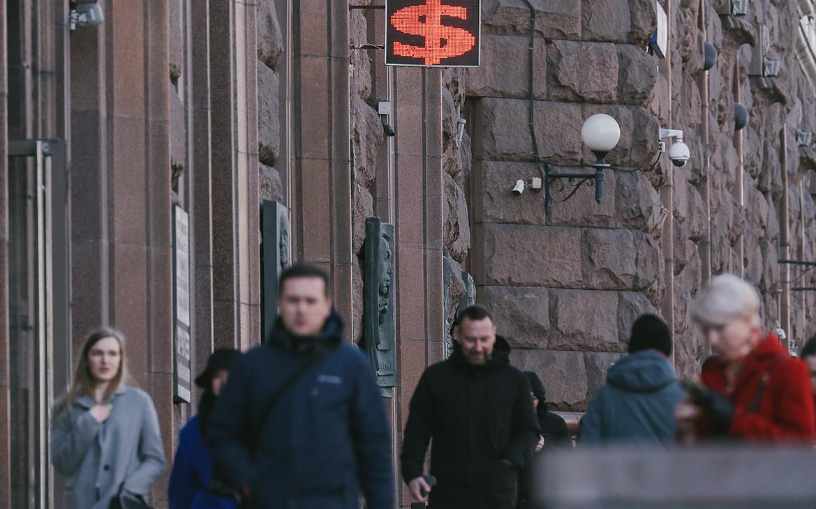 Белоусов назвал комфортным курсом доллар по 80–90 руб.