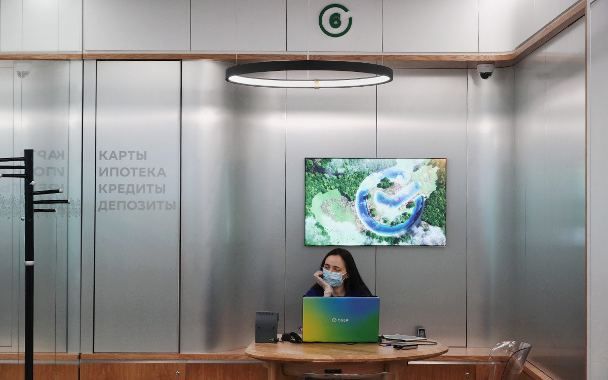 Один из крупнейших работодателей России раскрыл размер повышения зарплат