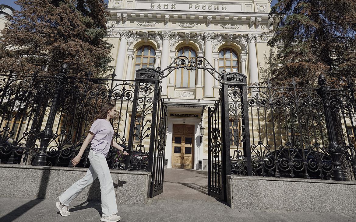 ЦБ раскрыл отчетность банков без данных об операциях с валютой