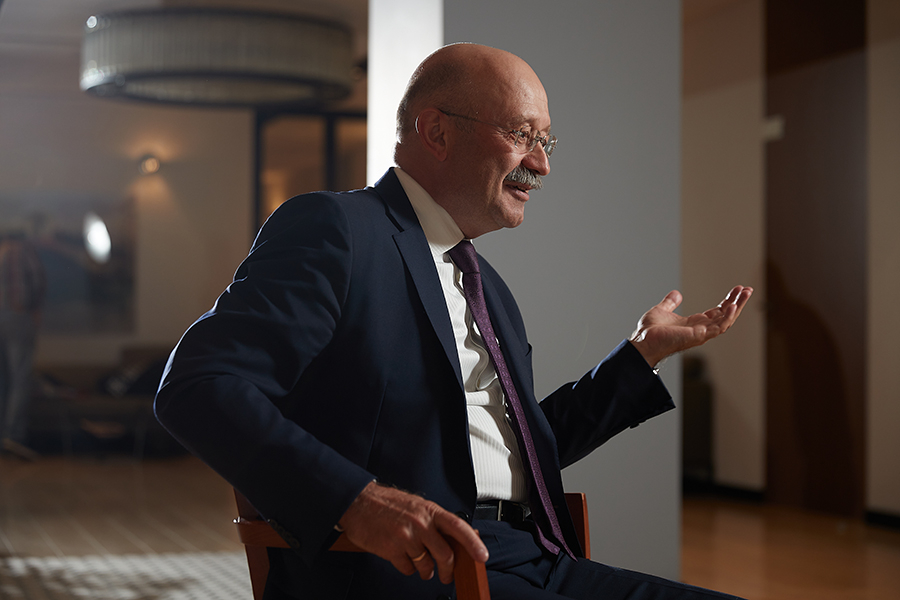 Михаил Задорнов