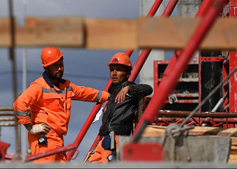 Мнение депутатов: Трудоустроил мигранта – обеспечь его жильём