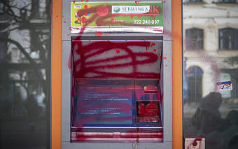 На счетах в чешском Сбербанке зависли деньги сотен муниципалитетов Чехии