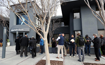 Экс-глава SVB связал крах своего банка с настроениями в соцсетях