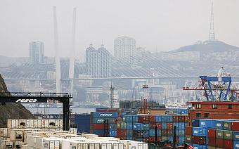 ЦБ из-за санкций смягчил контроль за внешнеторговыми операциями компаний