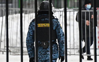 Приставы начали блокировать платежи связанных с иностранцами коллекторов