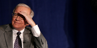 Уоррен Баффет сократил доли в фармкомпаниях