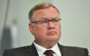 Костин усомнился в скорой возможности свободно покупать наличную валюту